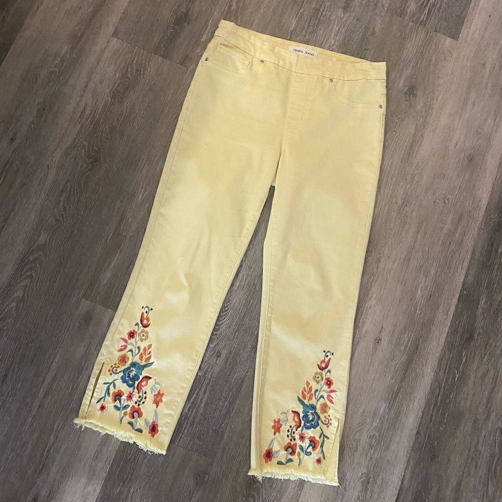 Audrey Mid Ruse Straight Capris by Tribal Jeans Sz 6 embroidered Leg